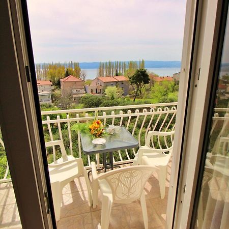 Apartments Marusic Omis Exterior photo