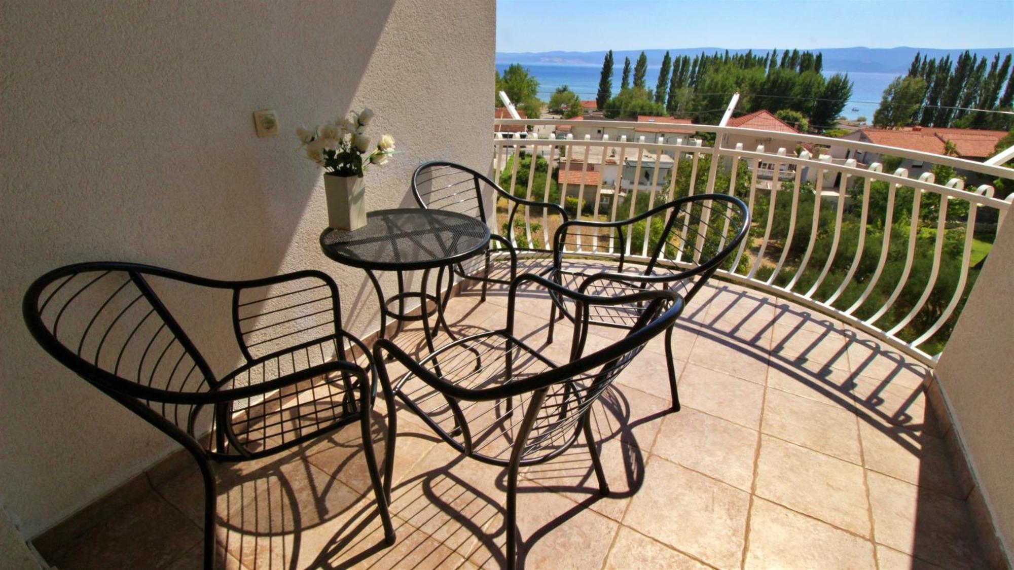 Apartments Marusic Omis Exterior photo