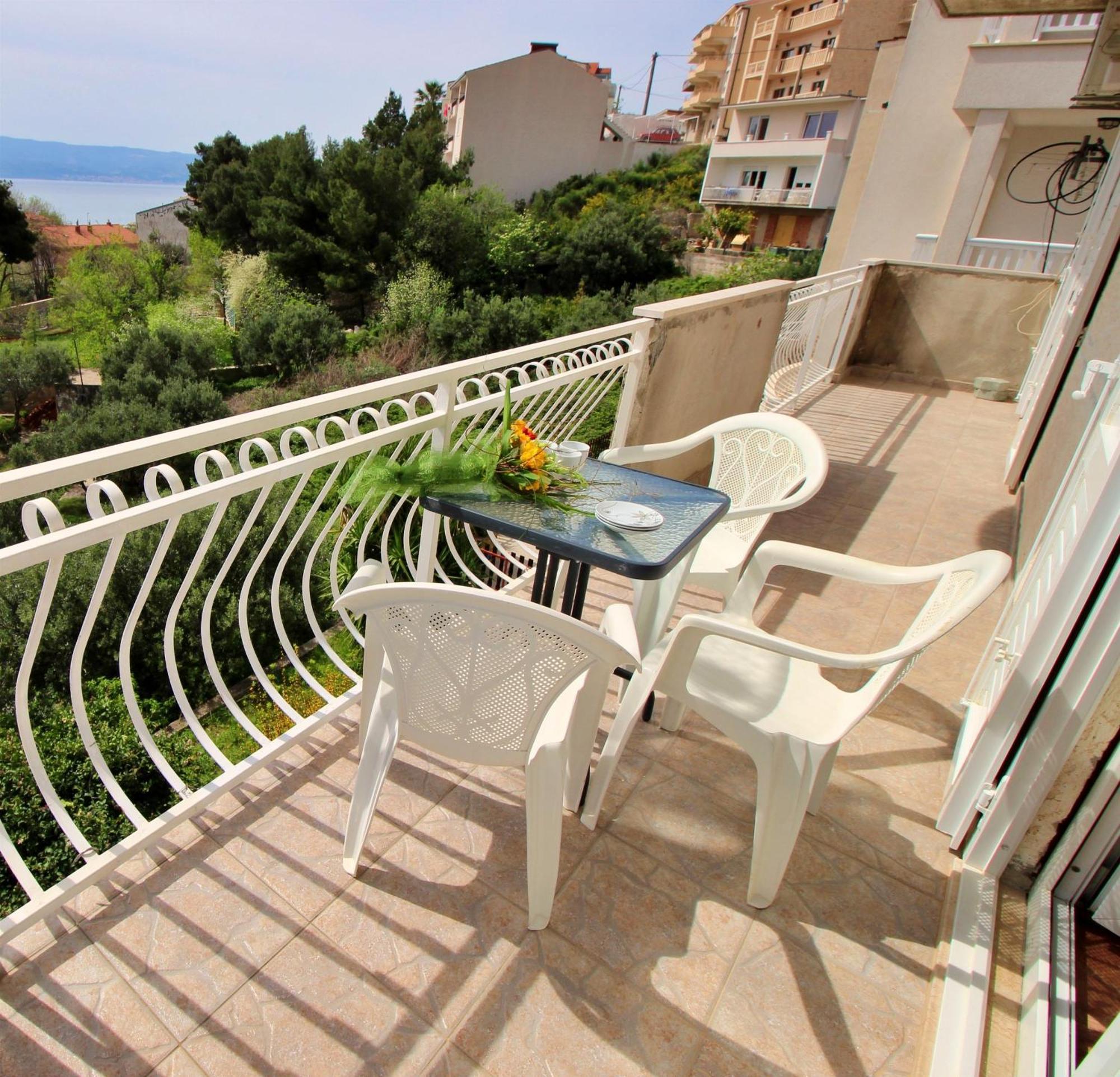 Apartments Marusic Omis Exterior photo